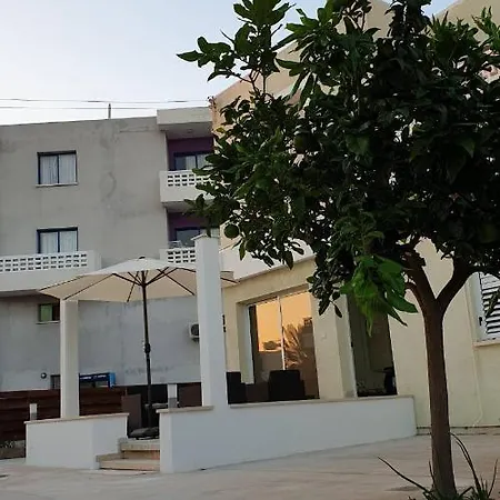 Marian's Place 펜션 파포스